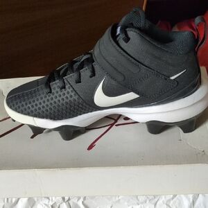 Nike Kids Black and White Sports Shoes